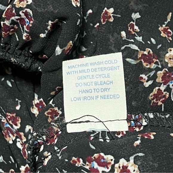 NWOT M Passport Women’s Floral Print Bohemian Festival Shirt Top 100% Polyester - Picture 6 of 6